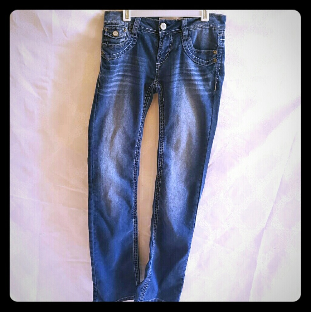 Blue Jeans with Sparkly Back Pockets !